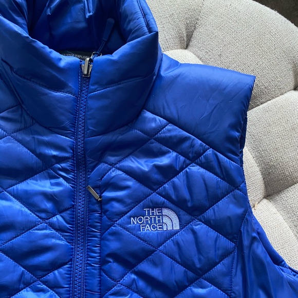 North Face Down Vest - Picture 2 of 4